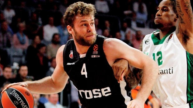 Θρίαμβος και πρόκριση στα χέρια της Νταρουσάφακα