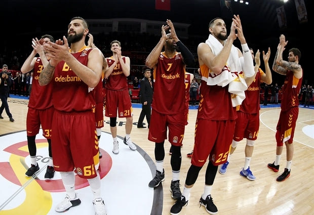 Η Γαλατάσαράι “πέφτει” με ψηλά το κεφάλι