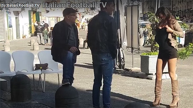 Βόλτα στη Νάπολη: Αν φωνάξεις FORZA REAL, θα σου δείξω το στήθος μου