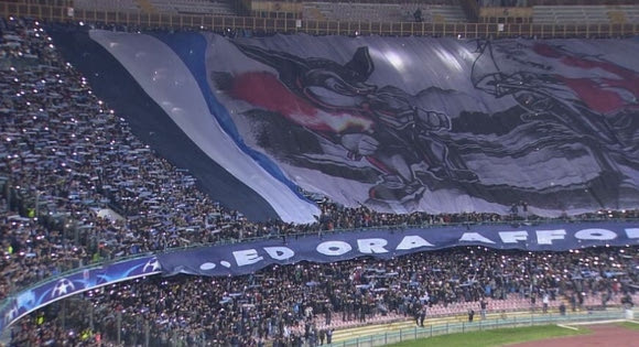 Το φανταστικό πανό των φίλων της Νάπολι