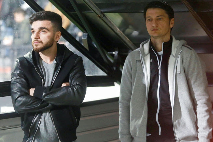 Ο Γ. Σαββίδης δείχνει τη χαρά του με χαμόγελο Ίβιτς