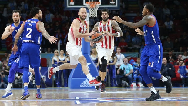 Τρίτος και με τη… βούλα ο Ολυμπιακός, έχασε με 77-69 από την Εφές
