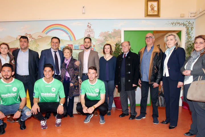 H Stoiximan με τη Football League κοντά σε παιδιά με ανάγκες