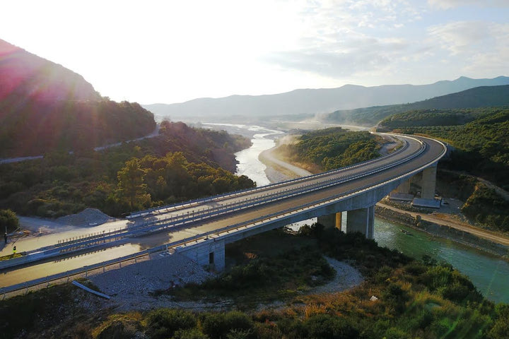 Πάνω από 90% η πρόοδος κατασκευής στην Ιόνια Οδό