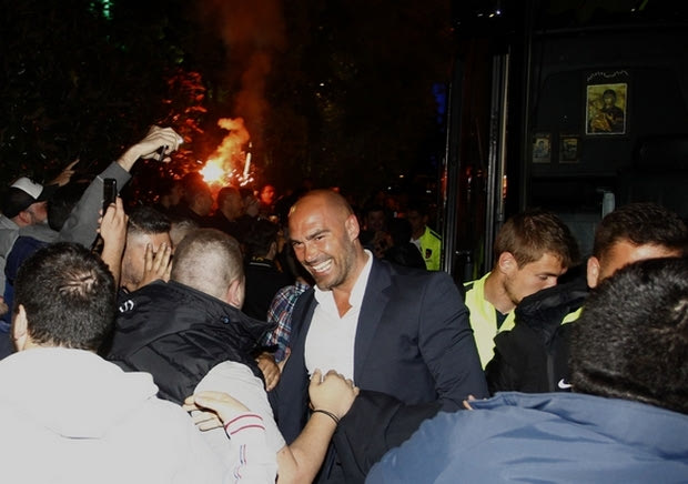 Υποδοχή στο ξενοδοχείο για την αποστολή της ΑΕΚ