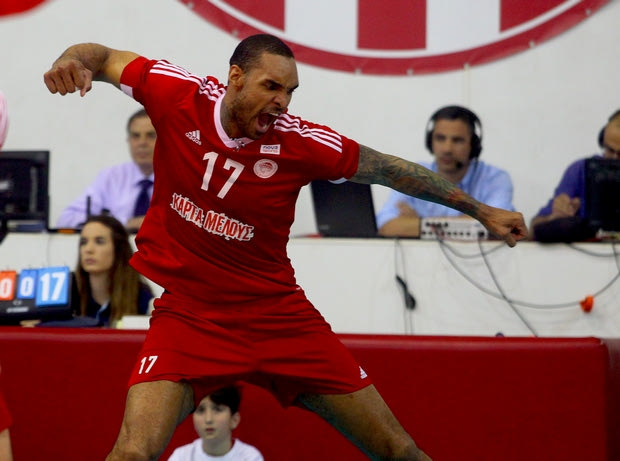 Με σόου Αγκάμεζ, 3-0 ο Ολυμπιακός τον ΠΑΟΚ