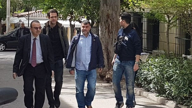 Συνελήφθη και αφέθηκε ελεύθερος ο Βαξεβάνης