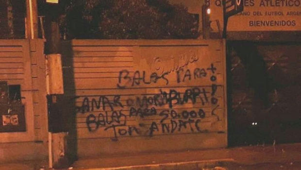 Ultras της Κίλμες απειλούν με σφαίρες και θάνατο τους παίκτες