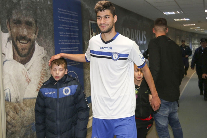 Μπαστακός: “Η βόμβα δεν έσκασε στα χέρια μας”
