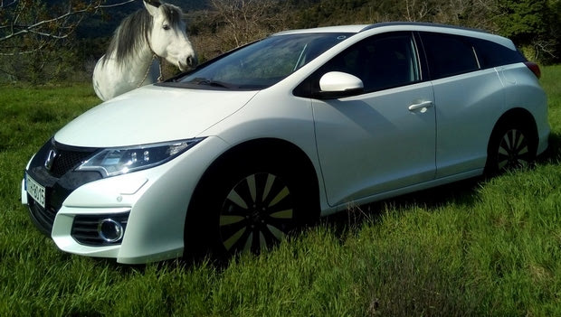 Honda Civic Tourer που χωράει μισό… νοικοκυριό