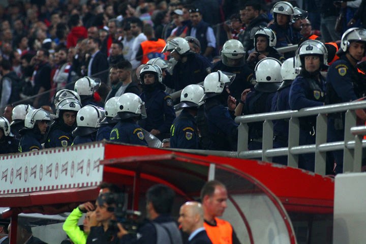 Άνδρες των ΜΑΤ χτύπησαν αξιωματικό της Αστυνομίας!