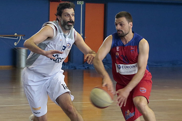 Νοκ άουτ για τουλάχιστον έξι μήνες ο Καρύδας