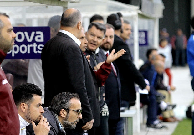 Αποδοκιμασίες κατά του Κούγια στη Λάρισα