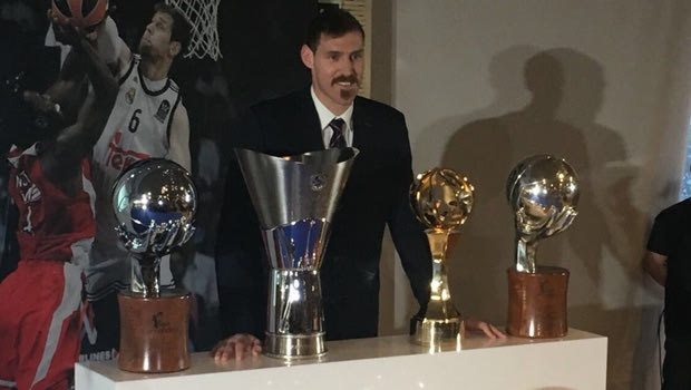Η Ρεάλ Μαδρίτης τίμησε τον Νοτσιόνι