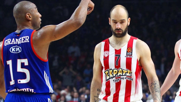 Ο ήρωας που μένει μόνος του…