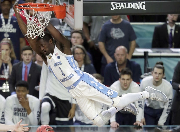 Τα 3 καλύτερα καρφώματα του Τελικού του NCAA!