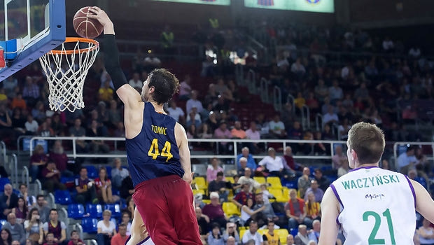 Με εμφατική νίκη στα playoffs η Μπαρτσελόνα