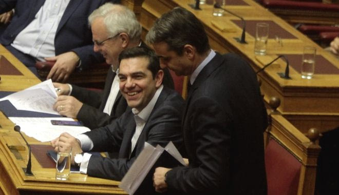Κόντρα Τσίπρα-Μητσοτάκη στη Βουλή με φόντο τον Ιβάν Σαββίδη