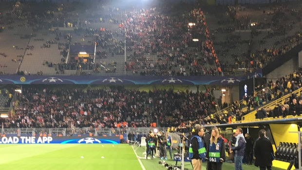 Τραγουδούσαν για την Ντόρτμουντ οι οπαδοί της Μονακό