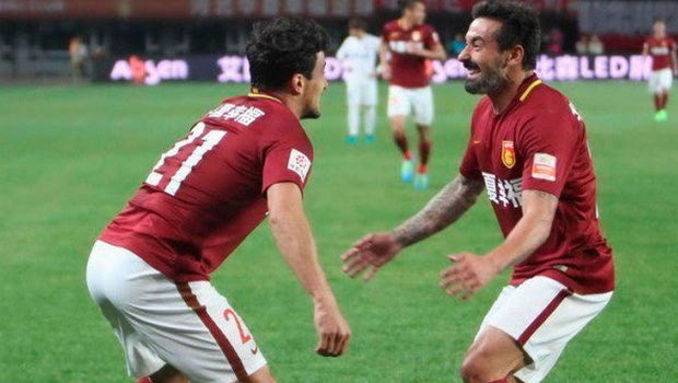 Η φωτογραφία του Λαβέτσι και οι κατηγορίες για ρατσισμό