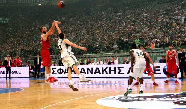 Το buzzer beater του τίτλου