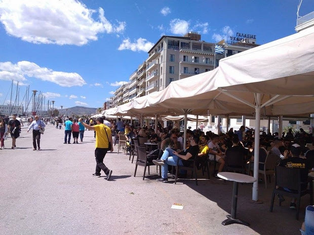 Βίντεο με οπαδούς της ΑΕΚ στο Βόλο