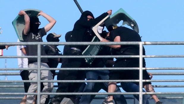 Σοβαρά επεισόδια μέσα στο γήπεδο!