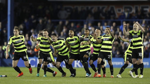 Στην Premier League η Χάντερσφιλντ!