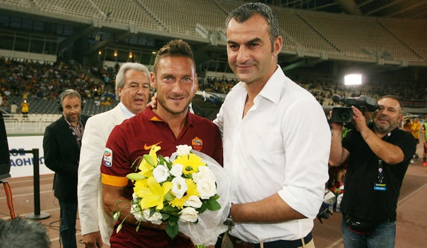 Η “υπόκλιση” του Δέλλα στον capitano Τότι