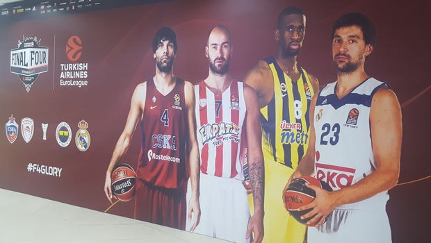 O Σπανούλης συμβολίζει τον Ολυμπιακό στην Κωνσταντινούπολη