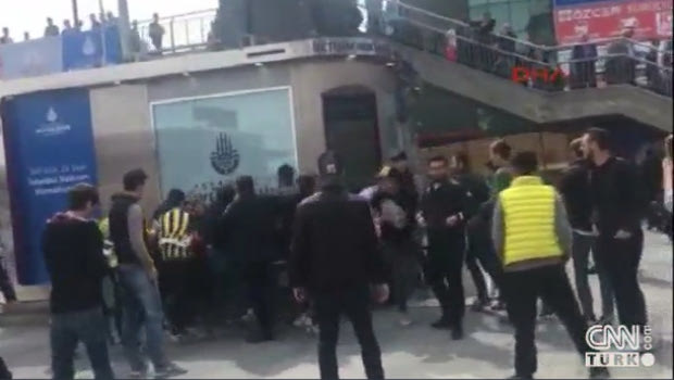 Νέα επίθεση σε οπαδούς του Ολυμπιακού στην Κωνσταντινούπολη