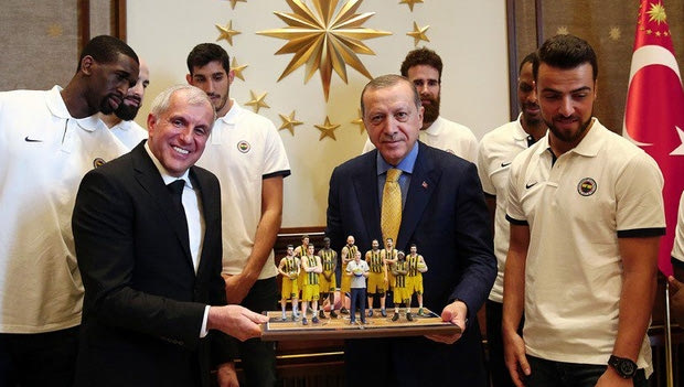 Σλούκας και Φενέρμπαχτσε επισκέφτηκαν τον Ερντογάν