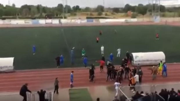 Άγριο ξύλο παικτών και οπαδών στην Ισπανία