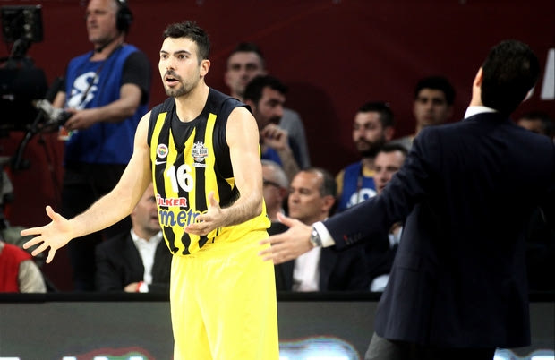 Ο μάνατζερ του Σλούκα θέλησε να αποσαφηνίσει κάποια πράγματα