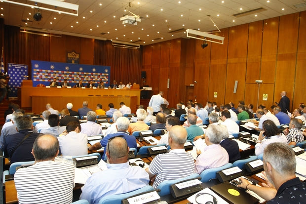 Επίθεση Τζώρτζογλου σε Δρόσο: “Είσαι άσχετος με το ποδόσφαιρο”