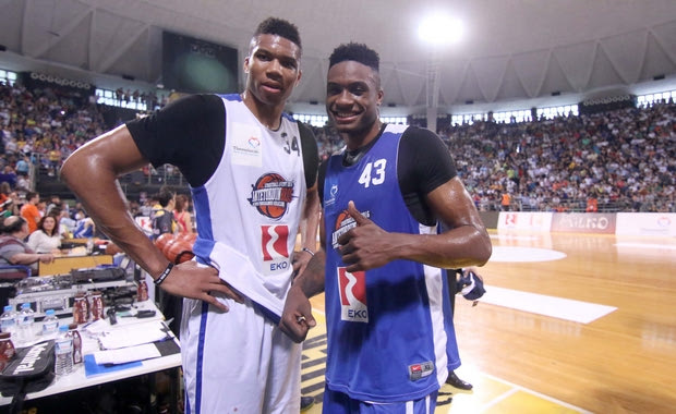 Οι AntetokounBros στη Θεσσαλονίκη LIVE