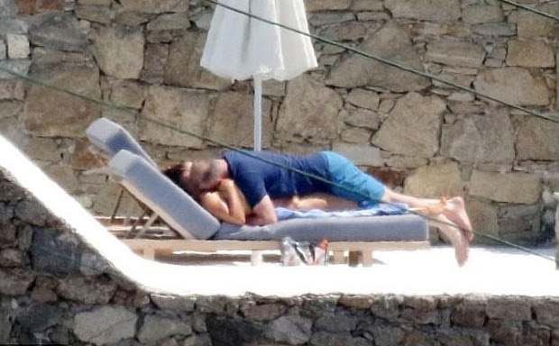 Ασυγκράτητος ο Ρούνεϊ στη Μύκονο