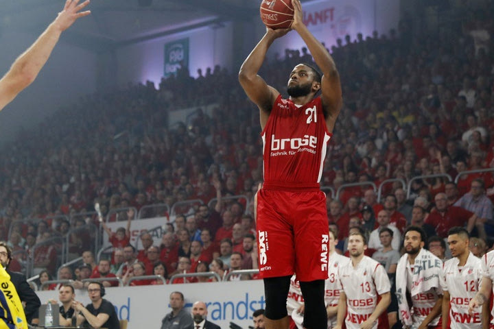 “Σκούπα” και EuroLeague για την Μπάμπεργκ!