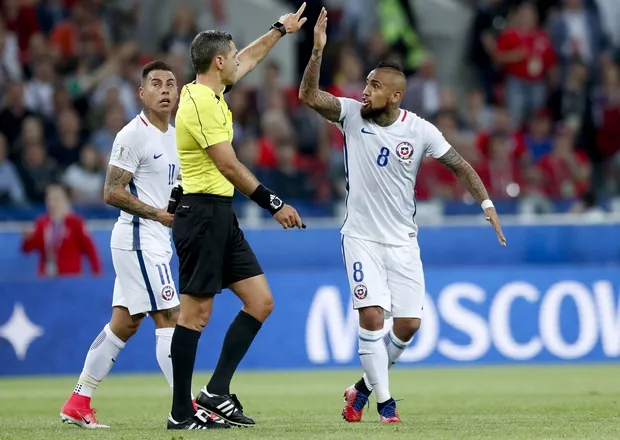 Το video replay έδωσε λύση σε οριακό οφ-σάιντ