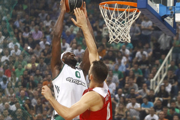Ισοφάρισε ο Παναθηναϊκός, 71-58 τον Ολυμπιακό