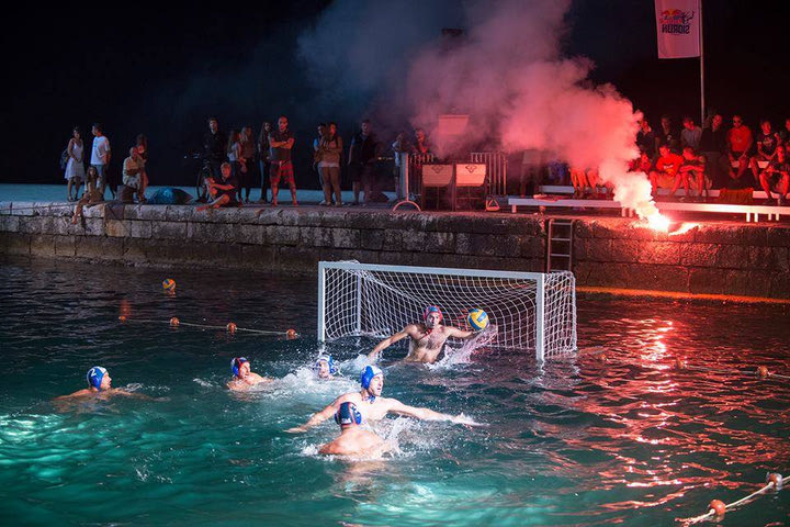 Το πρώτο Beach Water Polo υπό το φως το φεγγαριού!