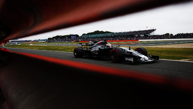 Grosjean: “Οι αγωνοδίκες χαρίστηκαν στον Hamilton”