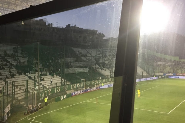 Πανό για Αλαφούζο: “Πες μας αν είσαι μπροστινός, αυτός δεν είναι Παναθηναϊκός”