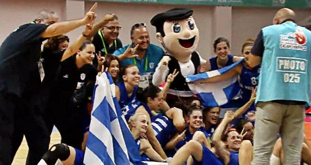 Ο γύρος του θριάμβου και οι έξαλλοι πανηγυρισμοί της Εθνικής Κωφών Γυναικών