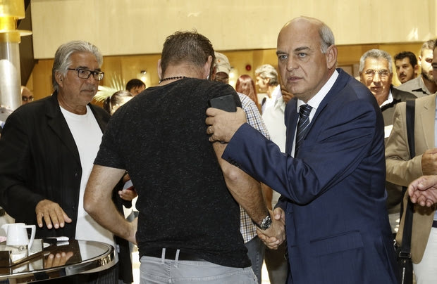 Γραμμένος: “Δεν θα επιτρέψω κανέναν πάνω από το κεφάλι μου”