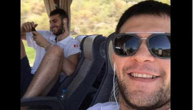 Ο Παπαπανικολάου τρολάρει τον Παπαγιάννη