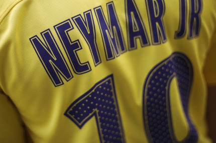 Νεϊμάρ στην Παρί: Για μια φανέλα αδειανή, για το Νο10