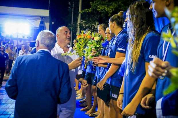 Photostory: Οι “γοργόνες”, η απονομή και ο Μπέος