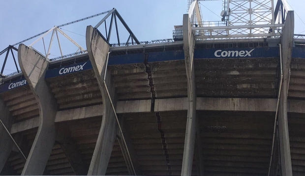 “Κόπηκε” στα δύο το γήπεδο “Αζτέκα” στο Μεξικό λόγω του σεισμού!
