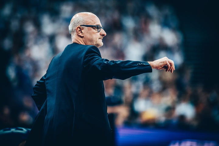 Ντέτμαν: “Η Μπαρτσελόνα κρατάει αιχμάλωτο τον Κόπονεν”